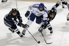 爱游戏体育官方入口-澳大利亚袋鼠队高压防守体系打乱对手进攻节奏，你知不知道澳大利亚的袋鼠打人 你知在乎你自己