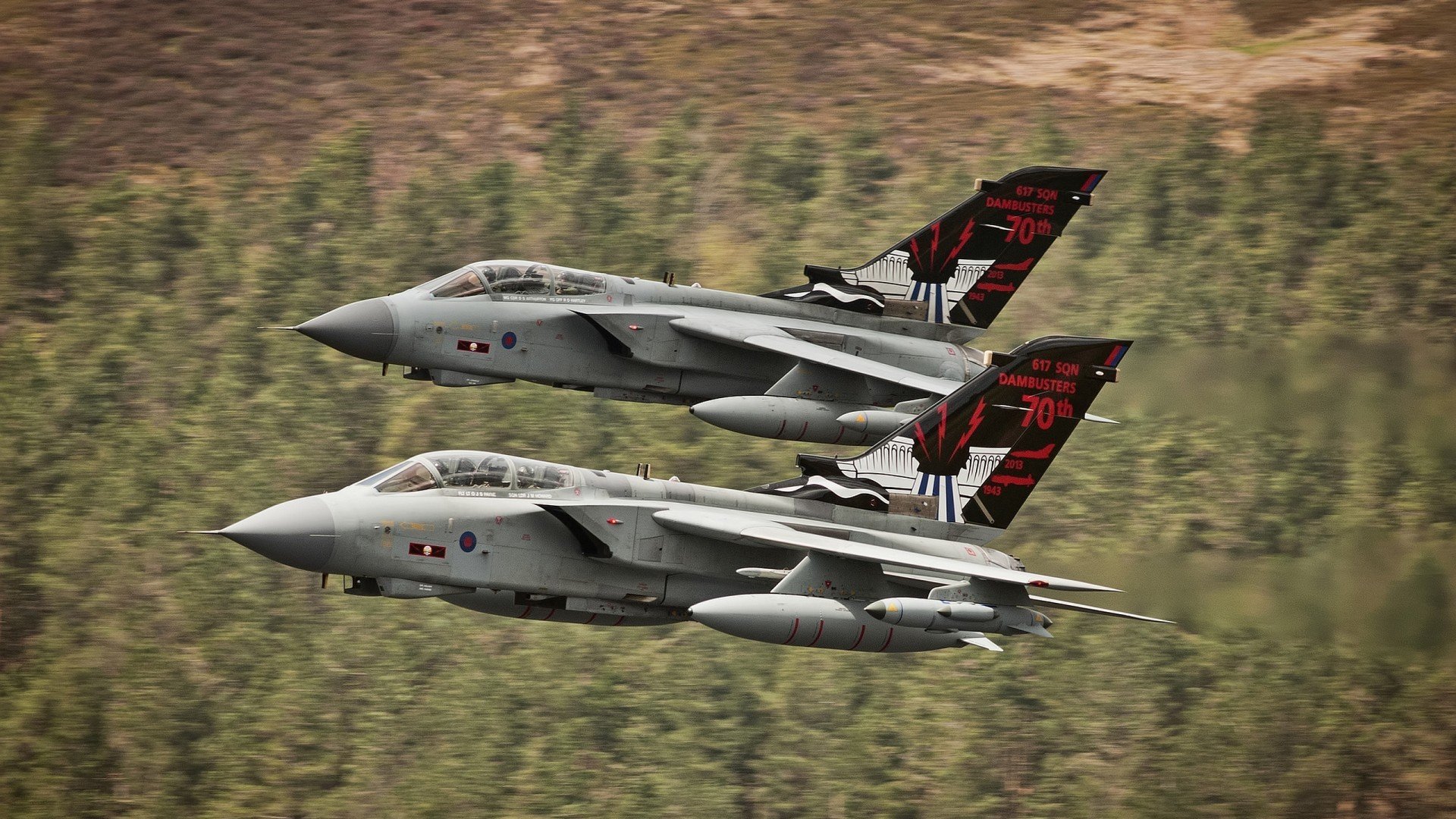 _骑士年轻核心韧性十足，比赛精彩纷呈_，骑士队员最新名单